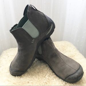 Teva women’s leather ankle boots